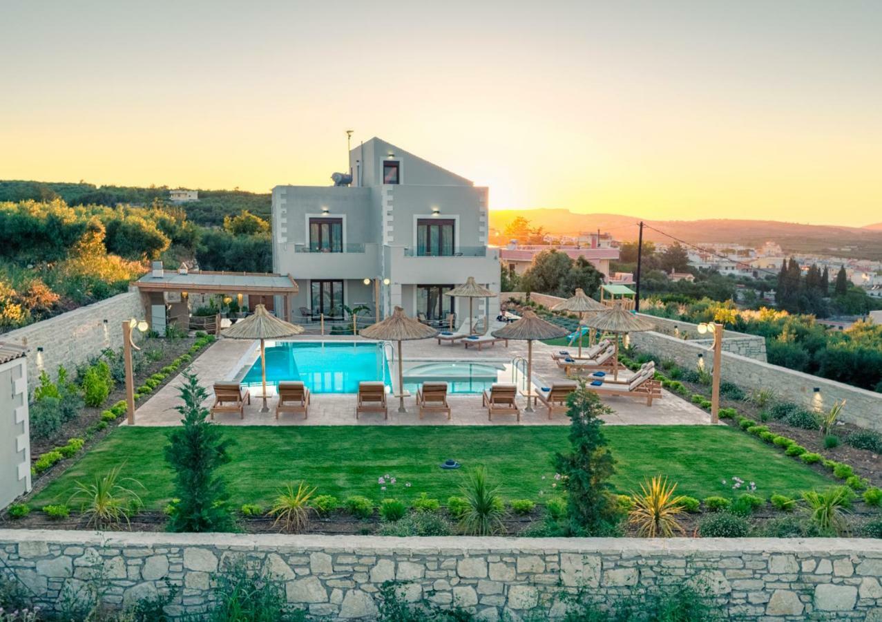 Ivoni Villa, An Iconic Summer Retreat, By Thinkvilla Perama  エクステリア 写真