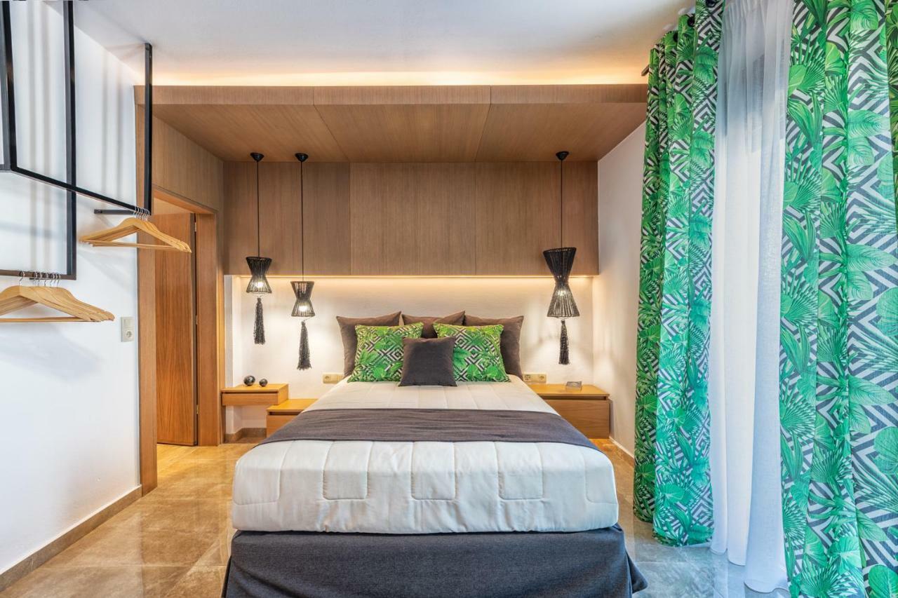 Ivoni Villa, An Iconic Summer Retreat, By Thinkvilla Perama  エクステリア 写真